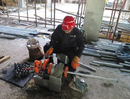 寿宁如何判断消防报警线路的设备和材料是否符合相关标准和质量要求？