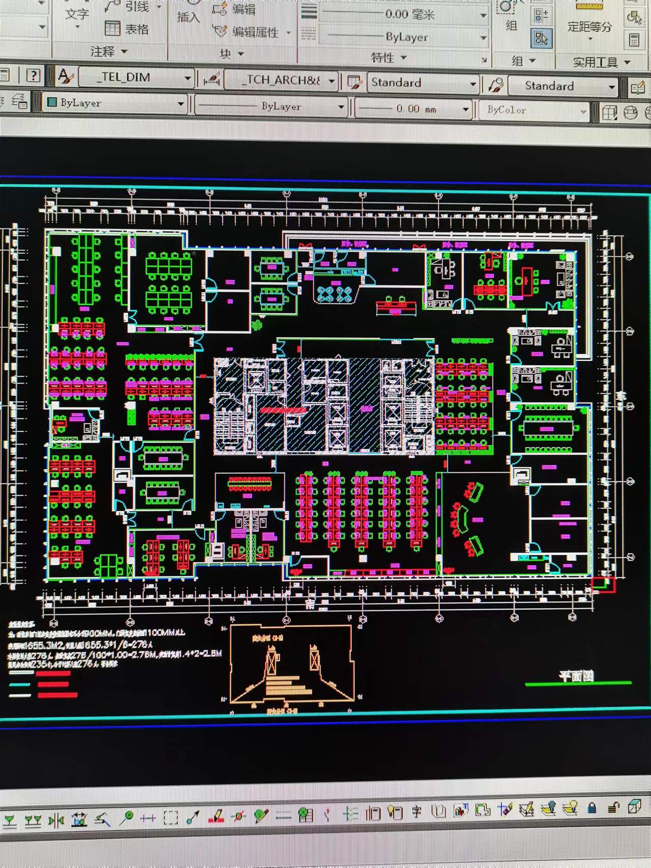 寿宁哪些类型的玻璃不适合用于办公场所疏散走道？